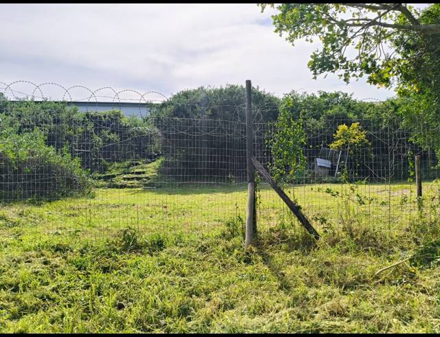 1,352M² VACANT LAND FOR SALE IN PARADISE BEACH